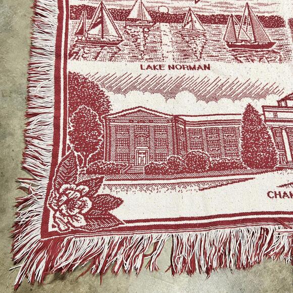 VTG Davidson North Carolina NC Locations Throw Blanket Woven Acrylic Red White - Picture 2 of 15